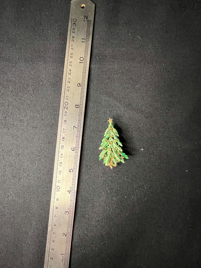 Assorted jewelry pins: Christmas tree, M, seashell pendant, and rose pendant - image 4 of 16