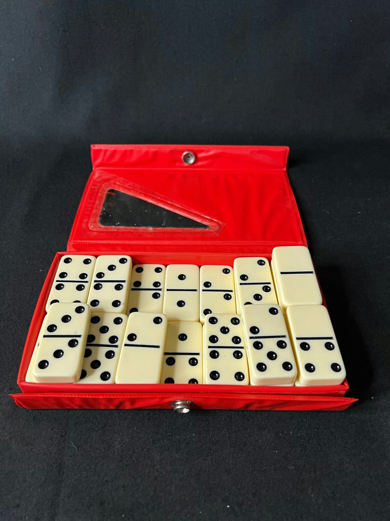 1980's Vintage game collection: Clue, Ipswich, and Dominoes - image 10 of 10