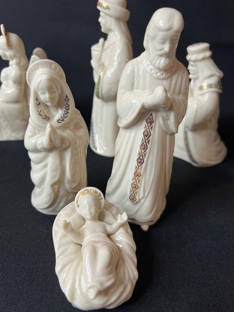 Vintage Lenox China Jewels Nativity figurine set: 16 pieces - image 8 of 11