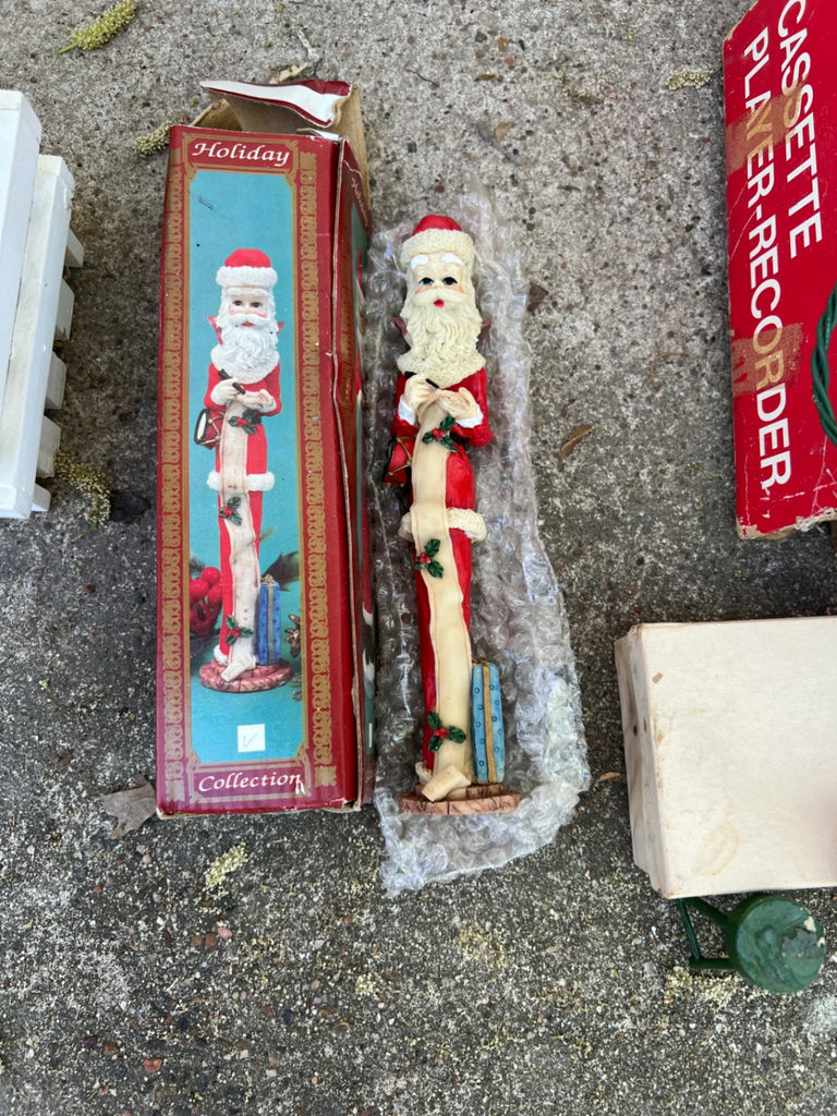 Christmas decorations and figurines collection - image 3 of 14
