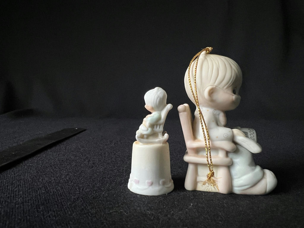 Enesco Precious Moments Purrfect Grandma thimble and Grandpa Ornament; Handmade Vicki Lane bunny figurine - image 4 of 13