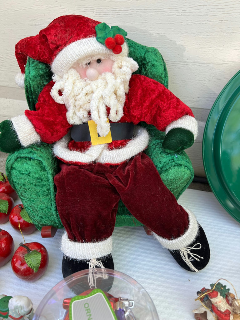 Vintage Christmas Ornaments and Figurines - image 16 of 35