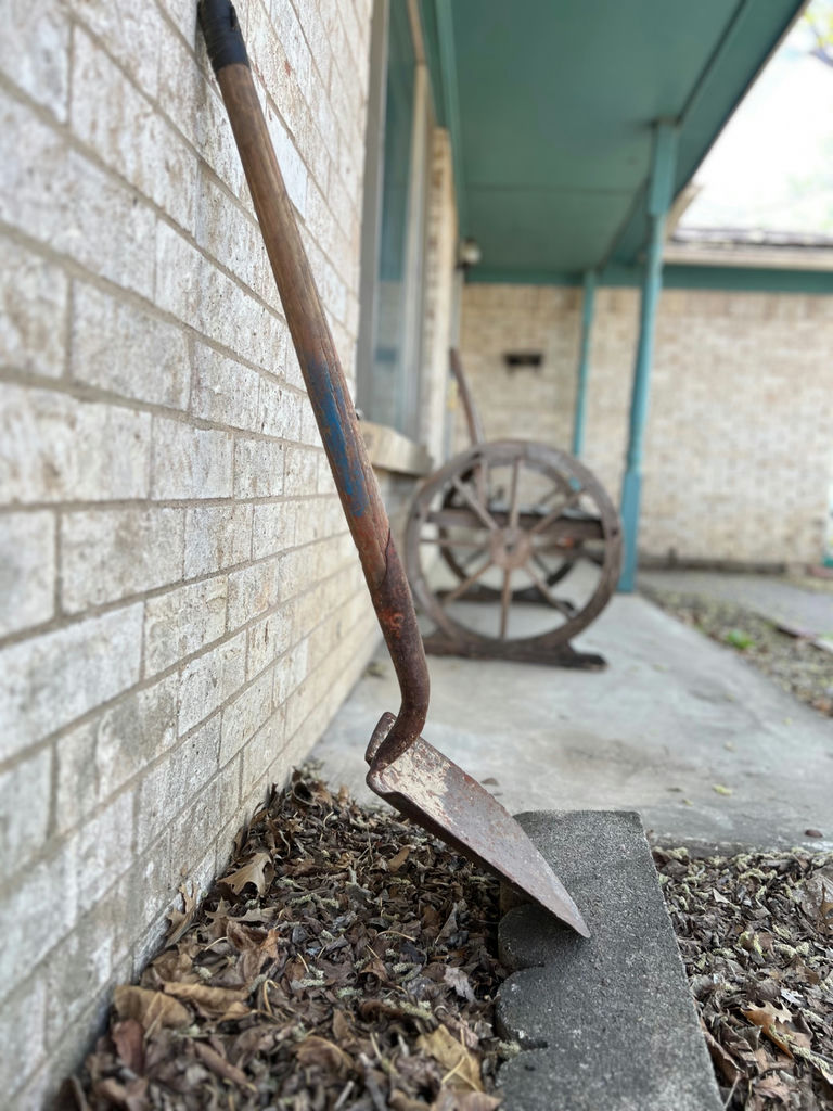Antique shovels and pitch forks - image 4 of 22