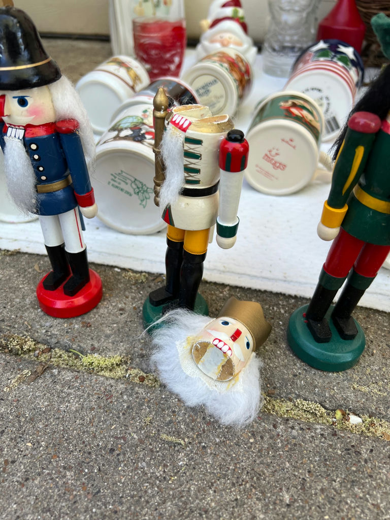 Assorted Christmas decor and holiday mugs - image 14 of 18