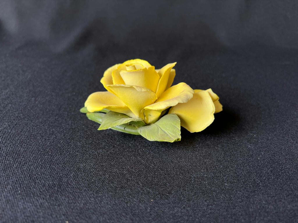 Floral embossed ceramic tiles on metal display stands, sculpted ceramic yellow rose - image 11 of 13