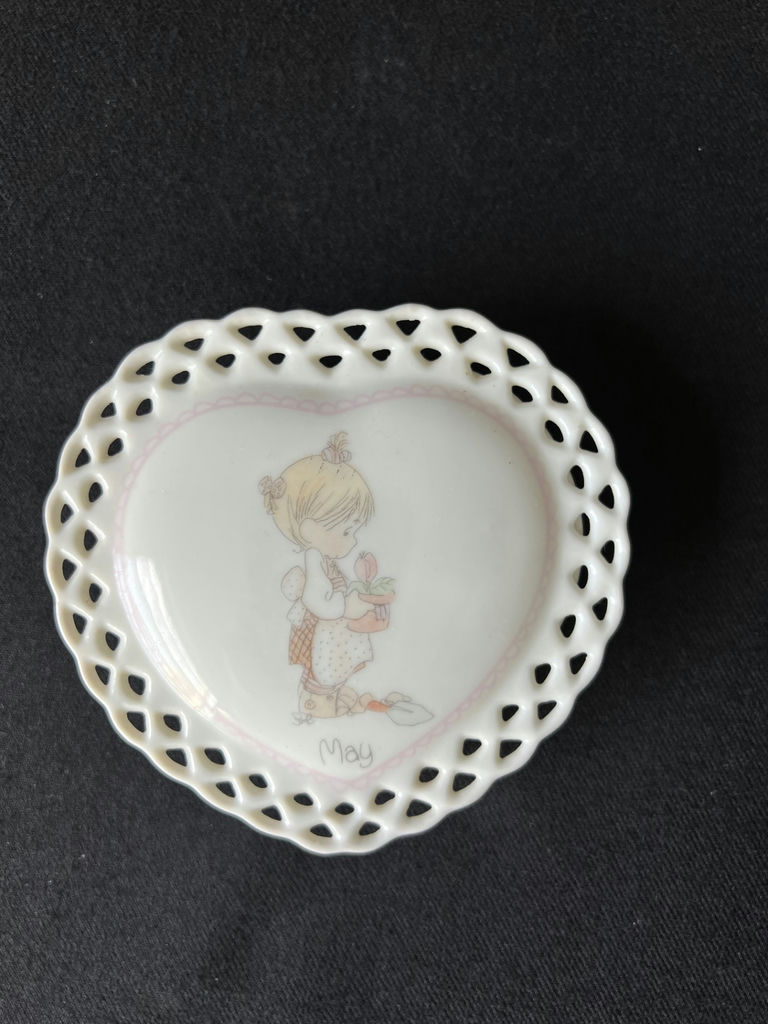Vintage Precious Moments lidded keepsake dish, Milk Glass divided plate with gold rim, and ceramic ashtray - image 4 of 9