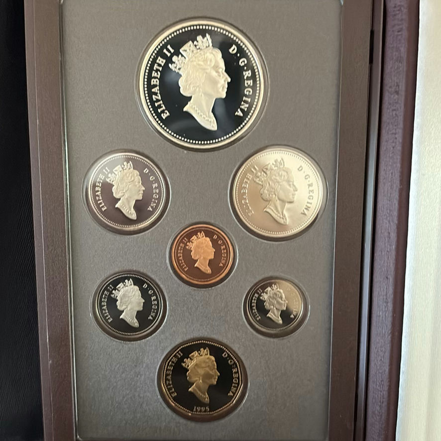 1995 RCM Double Dollar Proof Set Of Canadian Coins - image 7 of 10