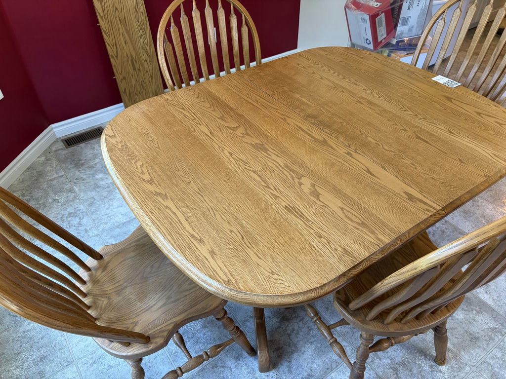 Solid Oak Dinning Table With 3 Leaves & 4 Chairs - image 10 of 11