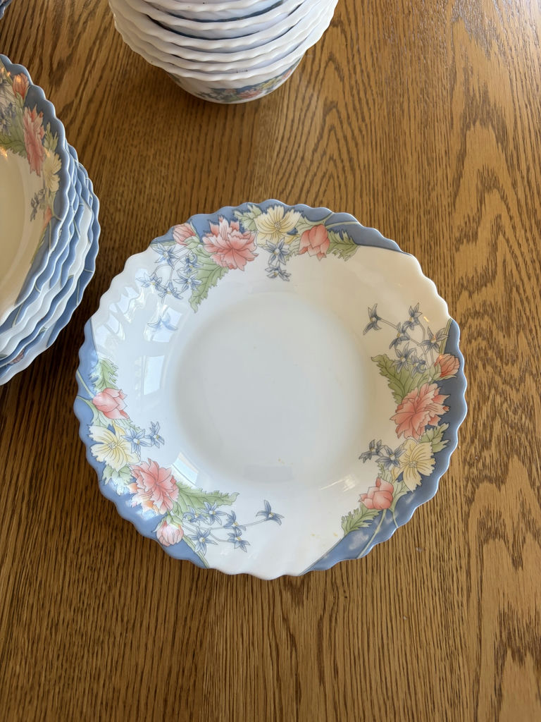 Vintage Arcopal “Florine” Bowls - image 2 of 7