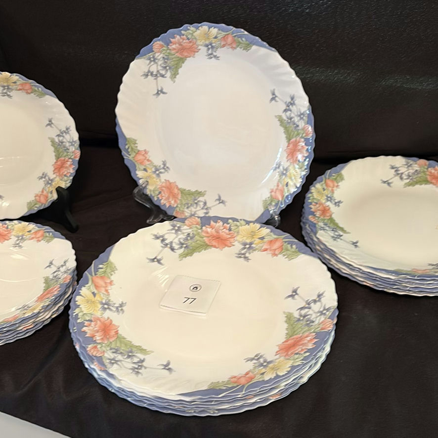 Vintage Arcopal "Florine" Plates - image 7 of 8