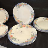 Vintage Arcopal "Florine" Plates - thumbnail 7 of 8