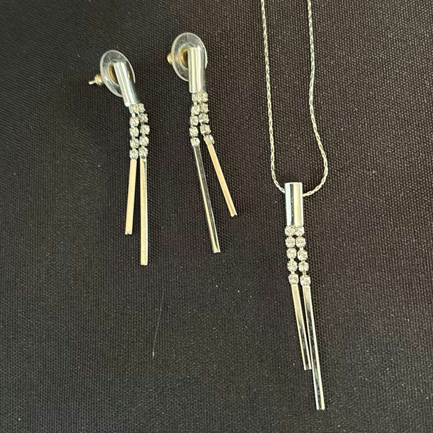 High End Costume Jewellery - image 2 of 15