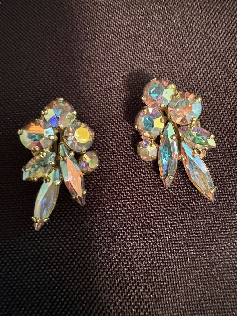 Sherman Brooch & Clip On Earrings - image 4 of 9