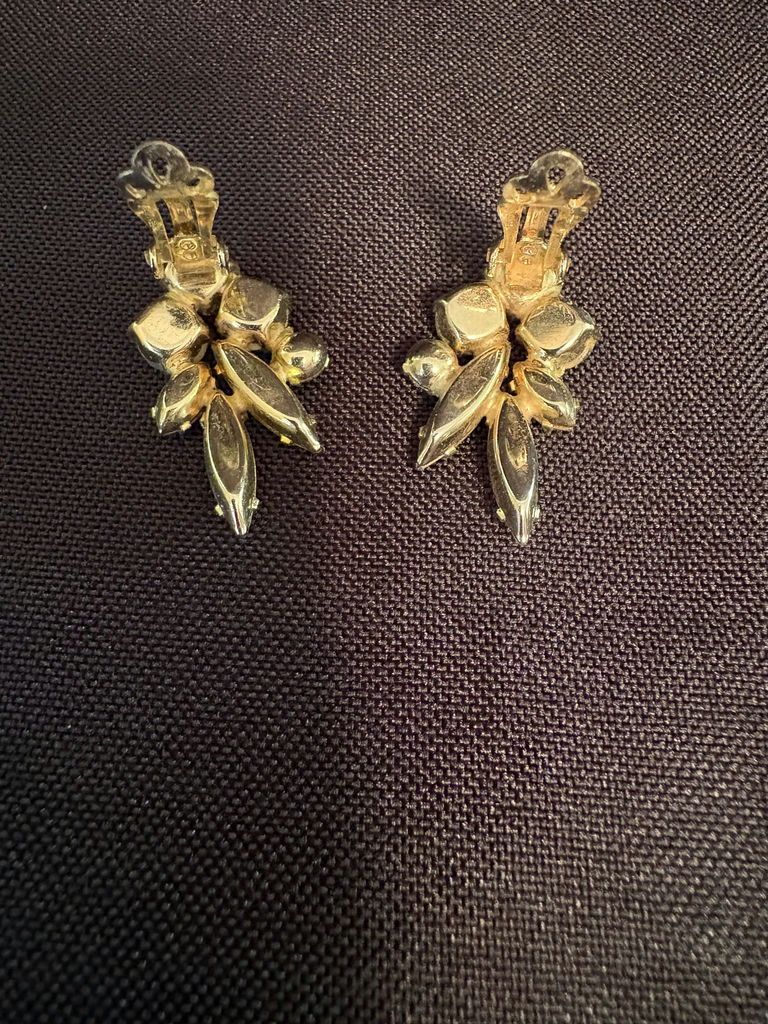 Sherman Brooch & Clip On Earrings - image 6 of 9