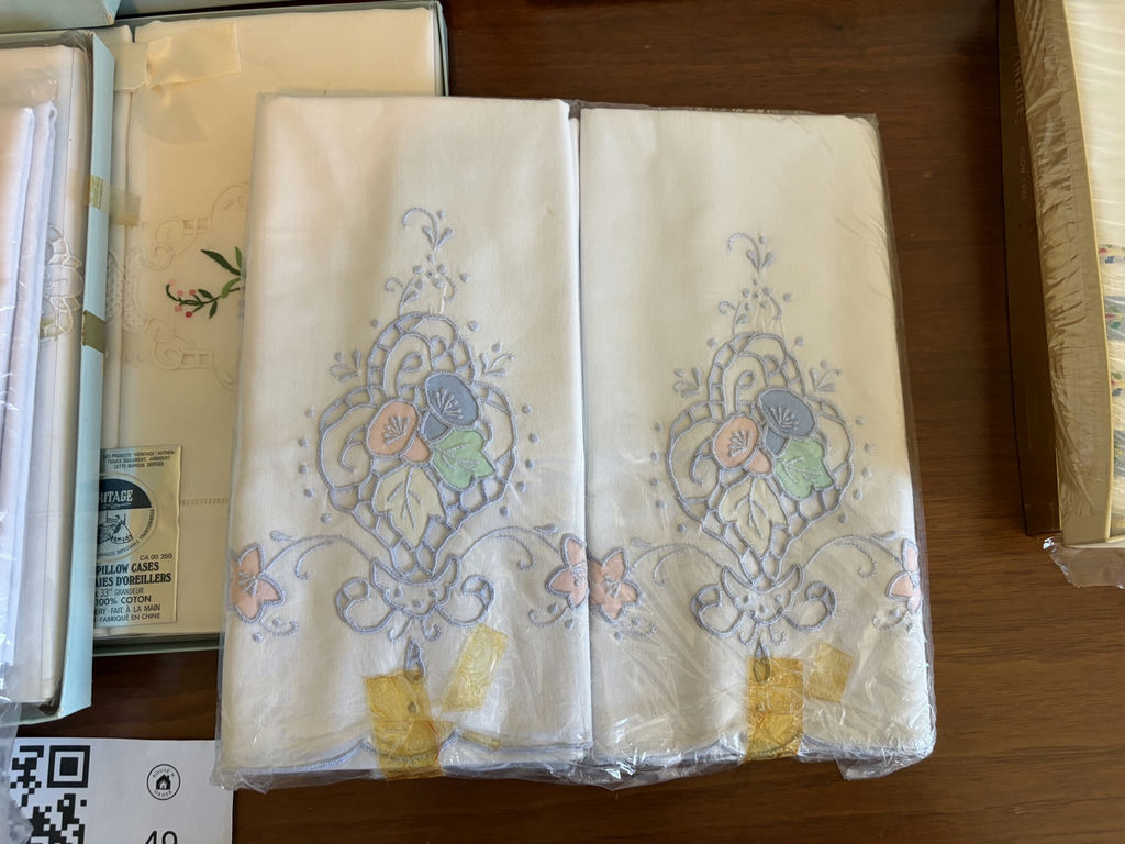 Vintage Embroidered Pillowcase Sets - image 8 of 10