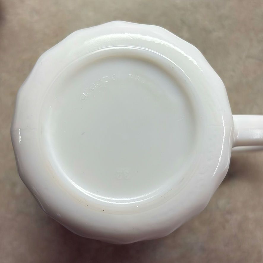 Vintage Arcopal “Florine” Cups & Saucers - image 4 of 7