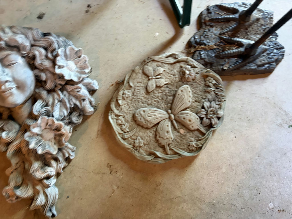 Assorted Gardening Accessories - image 4 of 6