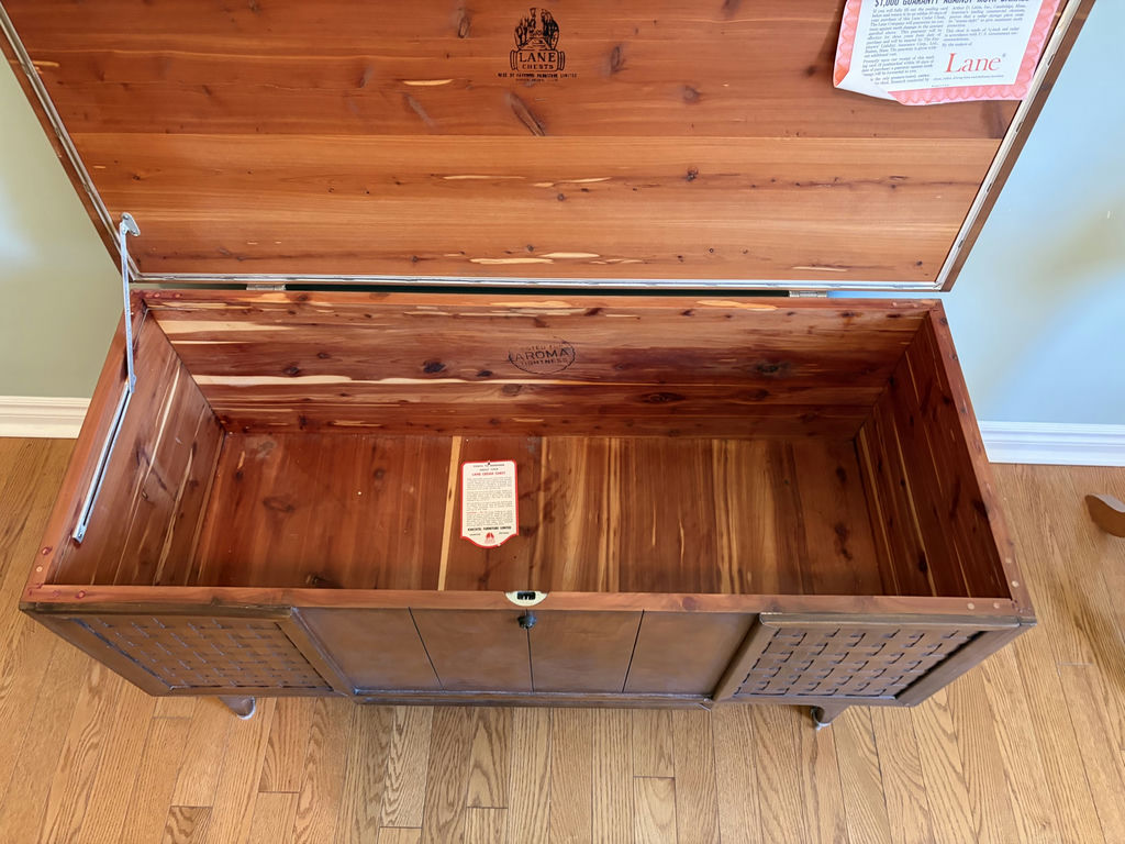 Lane Pine Cedar Chest, by Knechtel Furniture of Hanover, ON - image 11 of 15