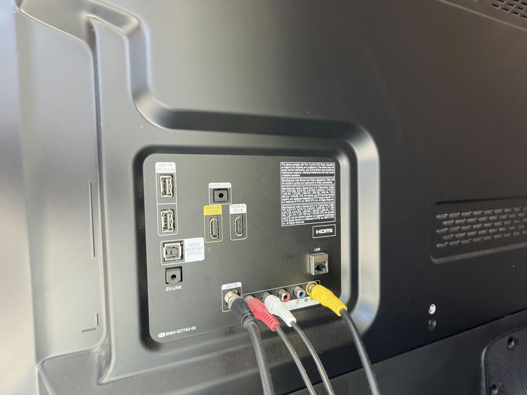 55” Samsung Smart TV - image 4 of 5