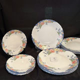 Vintage Arcopal "Florine" Plates - thumbnail 1 of 8