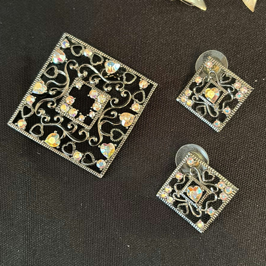 High End Costume Jewellery - image 1 of 15