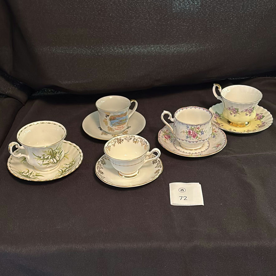 Royal Albert Tea Cups & Saucers - image 1 of 17