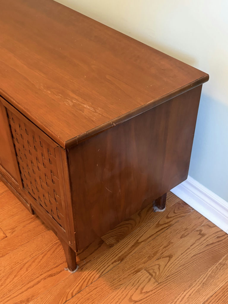 Lane Pine Cedar Chest, by Knechtel Furniture of Hanover, ON - image 8 of 15