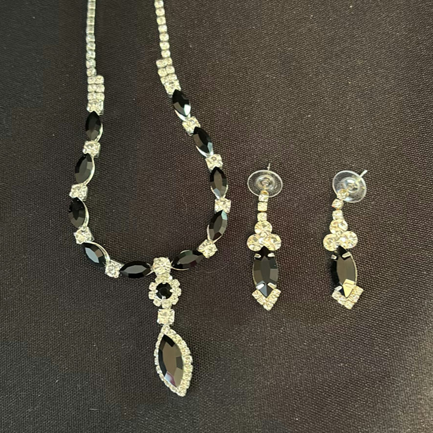 High End Costume Jewellery - image 6 of 15