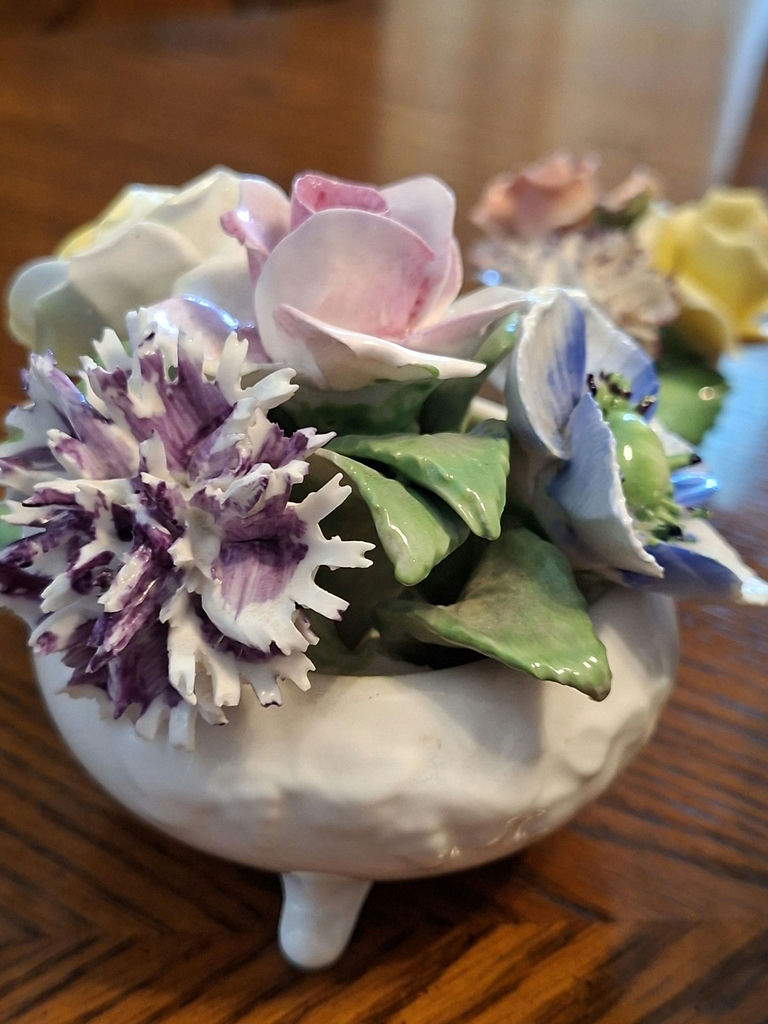 Ceramic Floral Arrangement Figurines - image 9 of 10