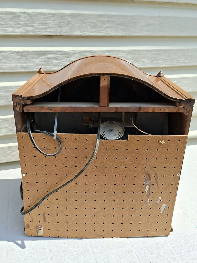 Majestic Wooden Tabletop Radio - image 5 of 8