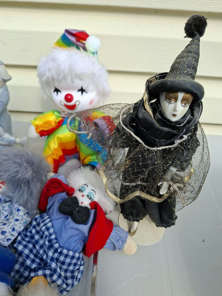 Collection of Clown Dolls and Figurines - image 6 of 10