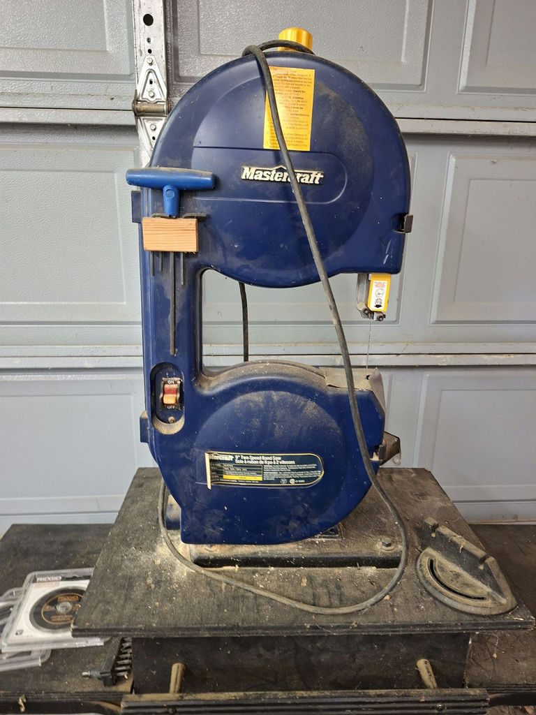 Mastercraft 9-Inch Two Speed Band Saw with Stand - image 2 of 6