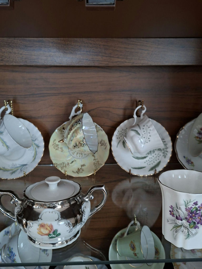 Assorted Floral China Teacups, Saucers, Sugar Bowl, and Creamer - image 5 of 10