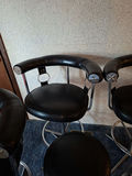 Three Swivel Bar Stools and Two Backless Stools - thumbnail 4 of 5