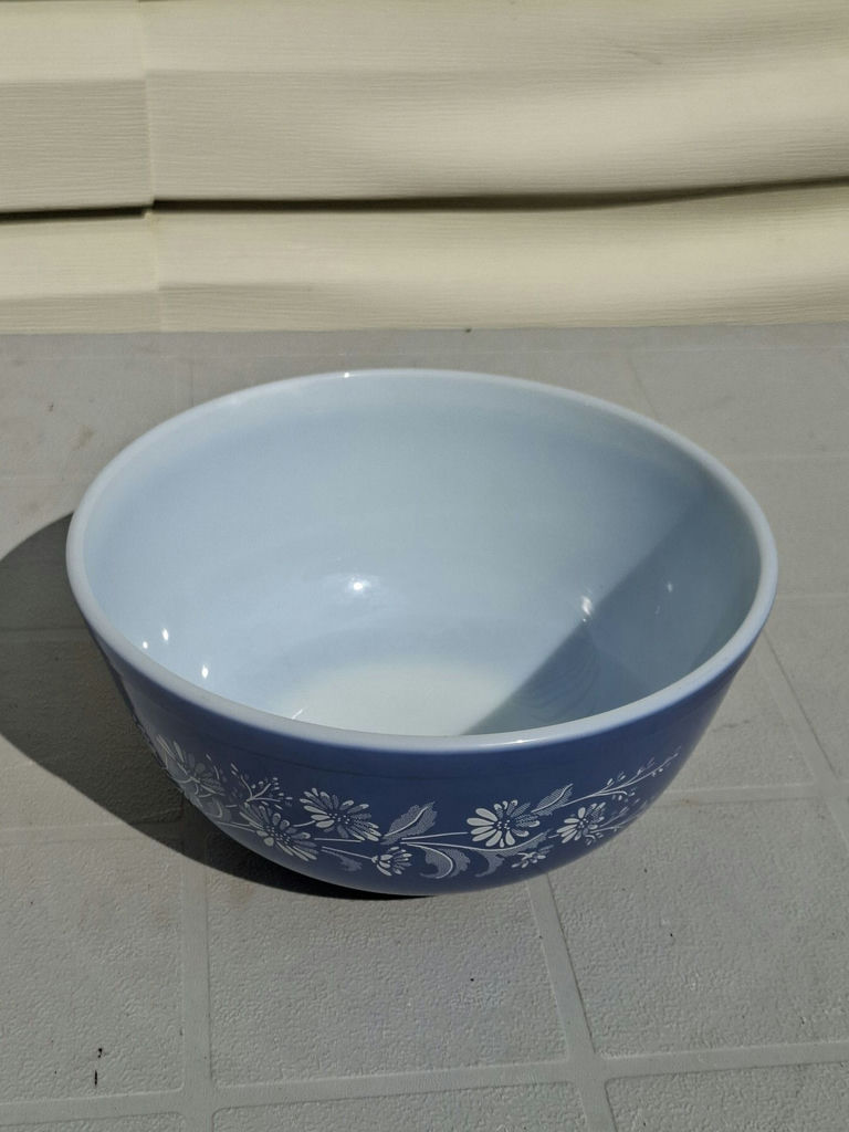 Vintage Pyrex Blue Floral Glass Mixing Bowl, 9" - image 3 of 4