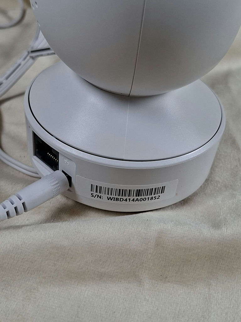 Reolink E1 WiFi IP Camera with Power Adapter and Manual - image 4 of 5