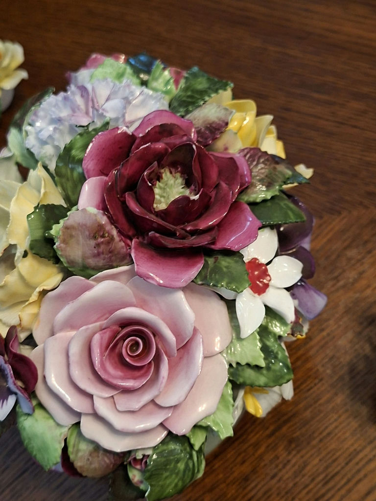 Ceramic Floral Arrangement Figurines - image 8 of 10