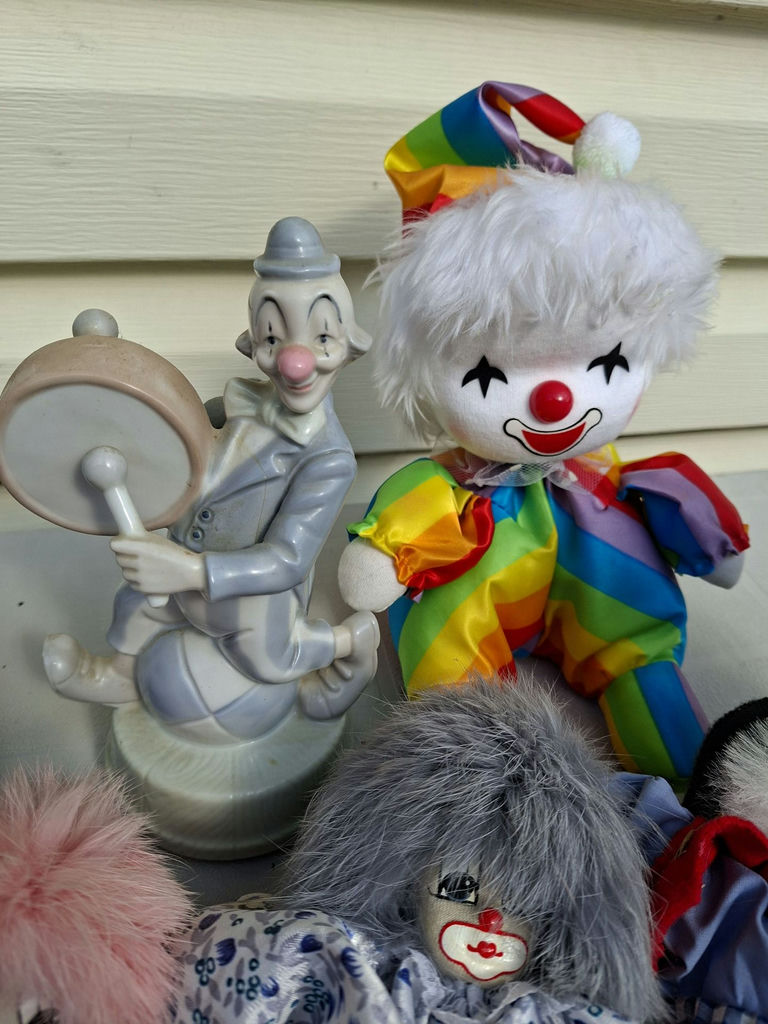 Collection of Clown Dolls and Figurines - image 5 of 10
