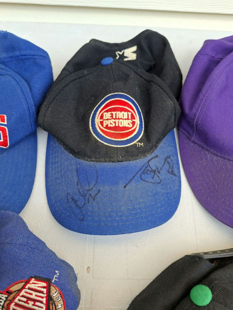 Collection of Vintage Sports Team Baseball Caps.  - image 5 of 12