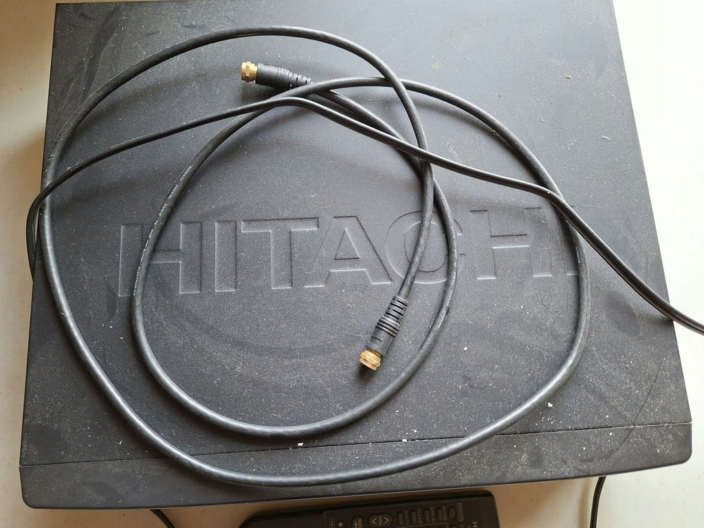 Hitachi VHS VCR with Remote and Coaxial Cable - image 5 of 9