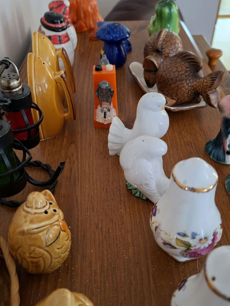 Collection of Ceramic and Decorative Figurines and Shakers - image 11 of 11