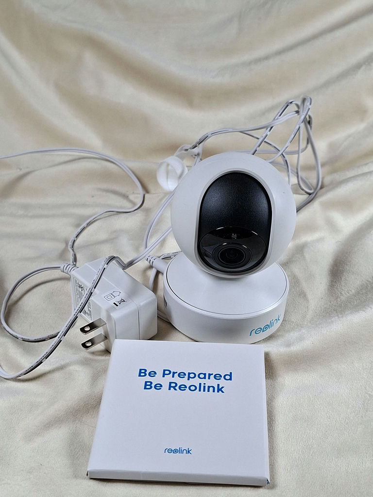 Reolink E1 WiFi IP Camera with Power Adapter and Manual - image 1 of 5