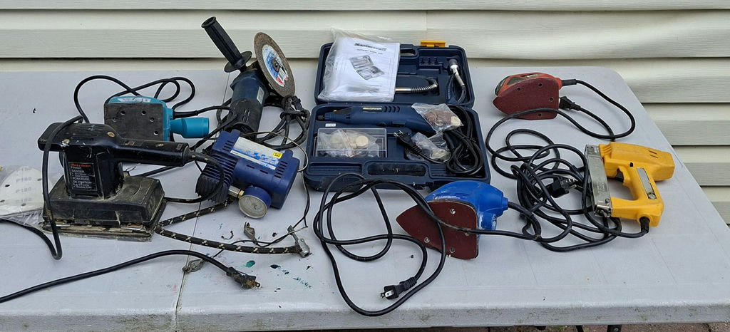 Assorted Power Tools and Sanders - image 1 of 7