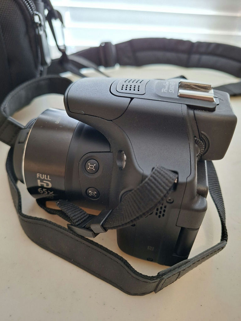 Canon PowerShot SX60 HS Camera with Charger and Carrying Case, Untested - image 5 of 9