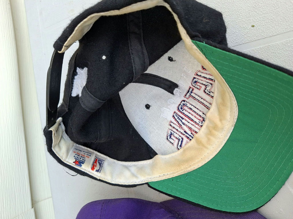 Collection of Vintage Sports Team Baseball Caps.  - image 9 of 12