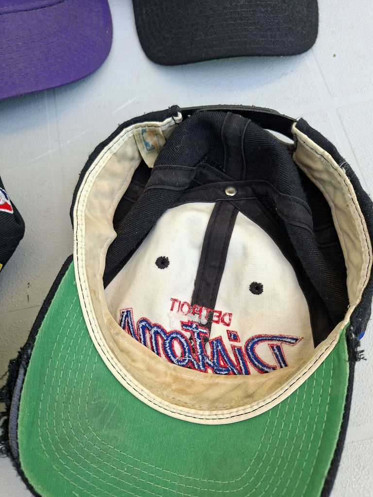 Collection of Vintage Sports Team Baseball Caps.  - image 8 of 12