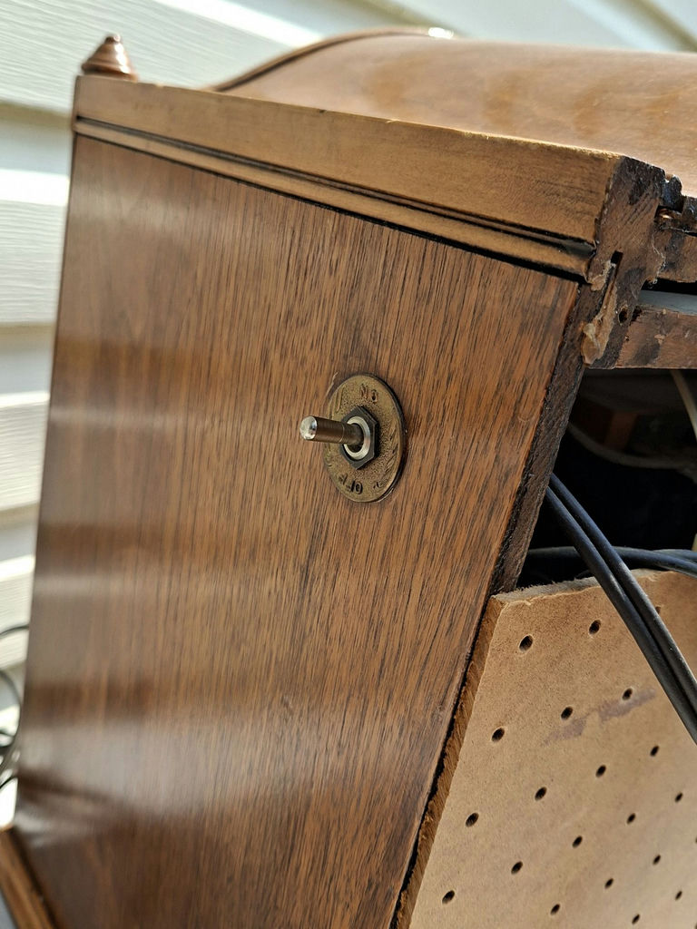 Majestic Wooden Tabletop Radio - image 6 of 8