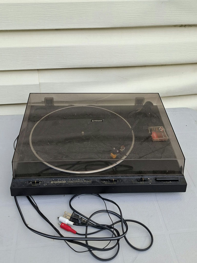Pioneer PL-600 Stereo Turntable - image 1 of 7