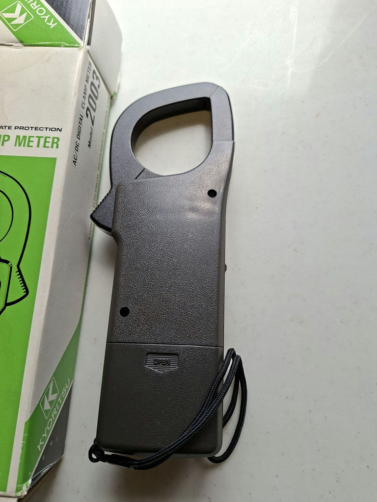Kyoritsu Model 2003 AC/DC Digital Clamp Meter Kit - image 4 of 5