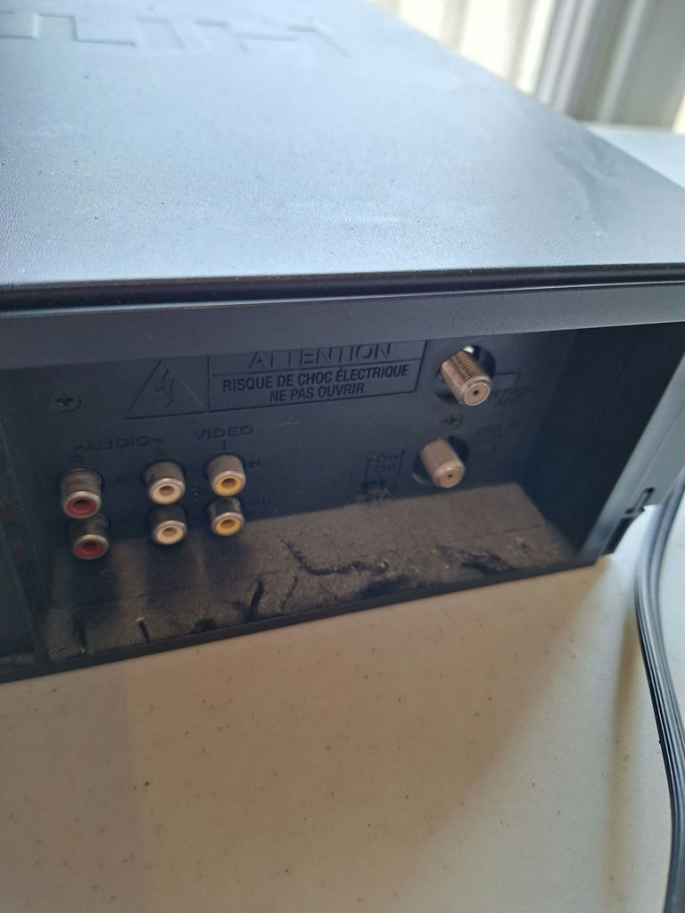 Hitachi VHS VCR with Remote and Coaxial Cable - image 9 of 9